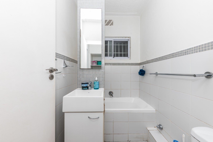 3 Bedroom Property for Sale in Three Anchor Bay Western Cape